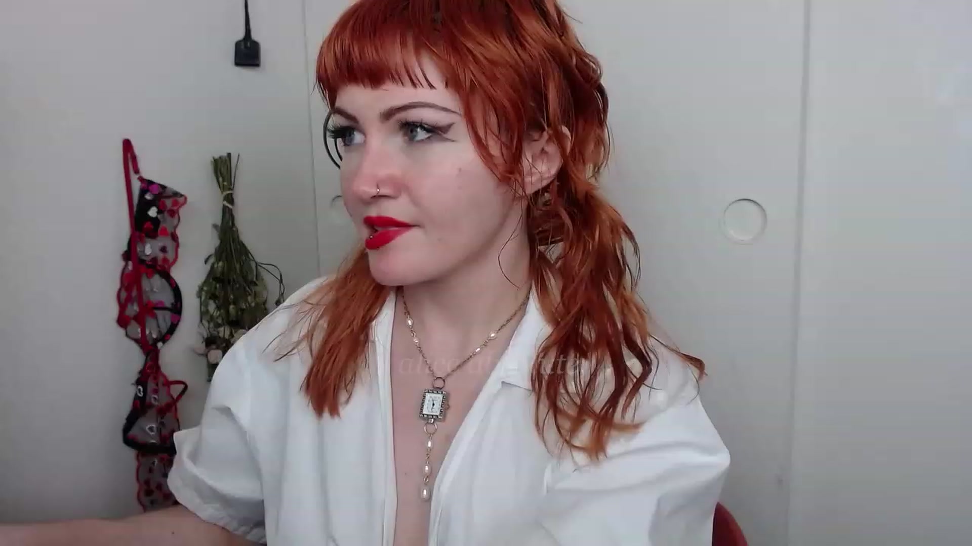 Gallery image thumbnail from aliceabs0lute's myfreecams stream on, 03/03/2023, 20:20 image 20 of 20