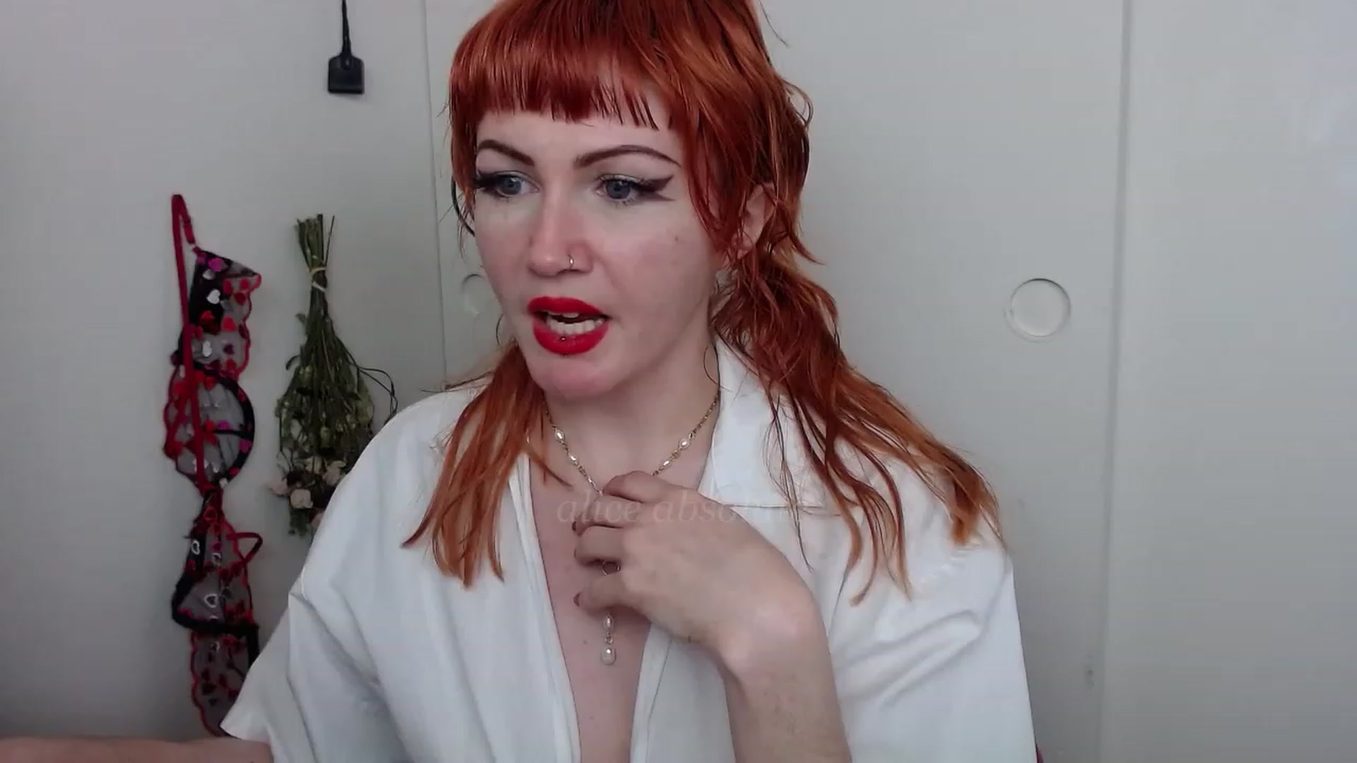 Gallery image thumbnail from aliceabs0lute's myfreecams stream on, 03/03/2023, 20:20 image 9 of 20
