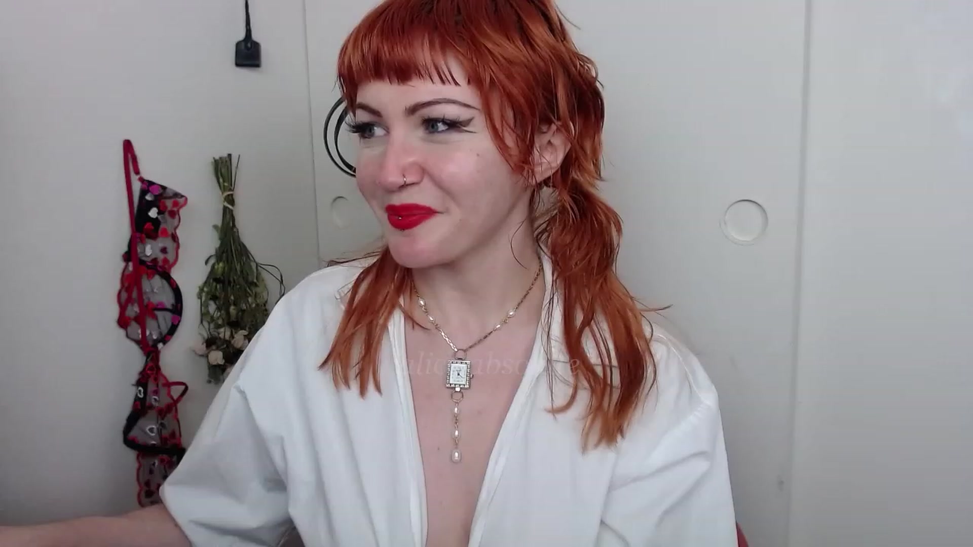 Gallery image thumbnail from aliceabs0lute's myfreecams stream on, 03/03/2023, 20:20 image 11 of 20