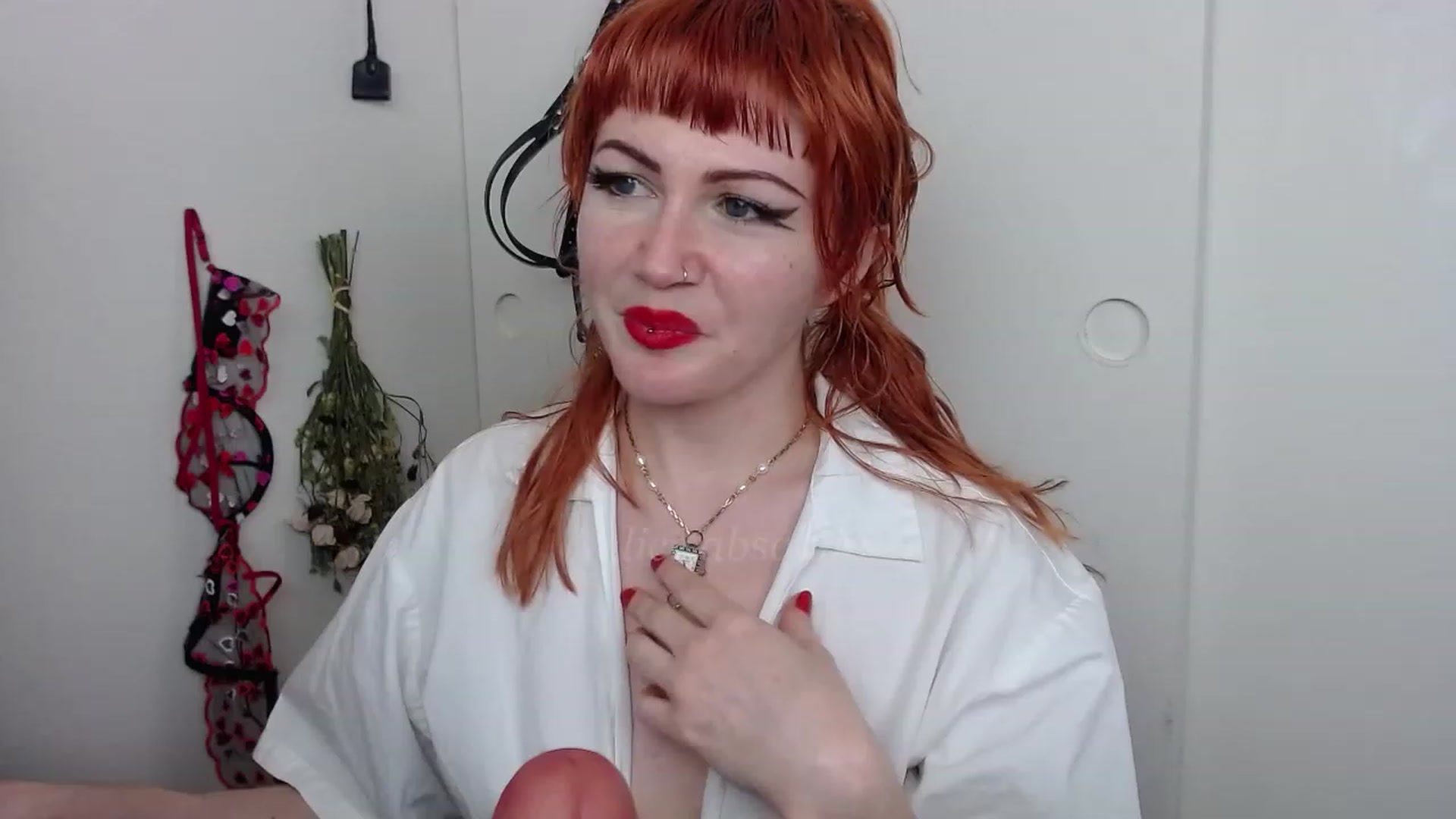 Gallery image thumbnail from aliceabs0lute's myfreecams stream on, 03/03/2023, 20:20 image 16 of 20