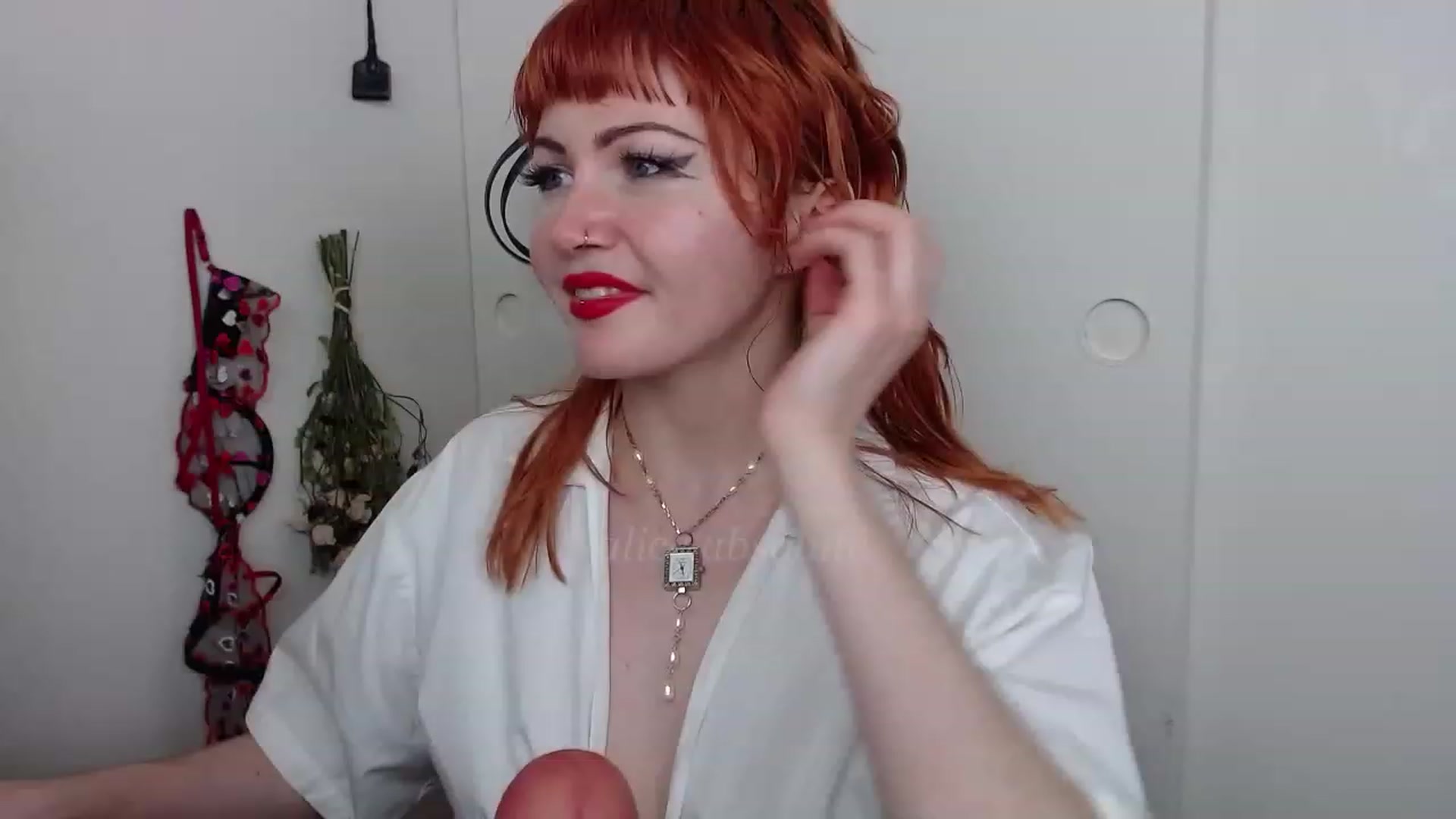 Gallery image thumbnail from aliceabs0lute's myfreecams stream on, 03/03/2023, 20:20 image 17 of 20