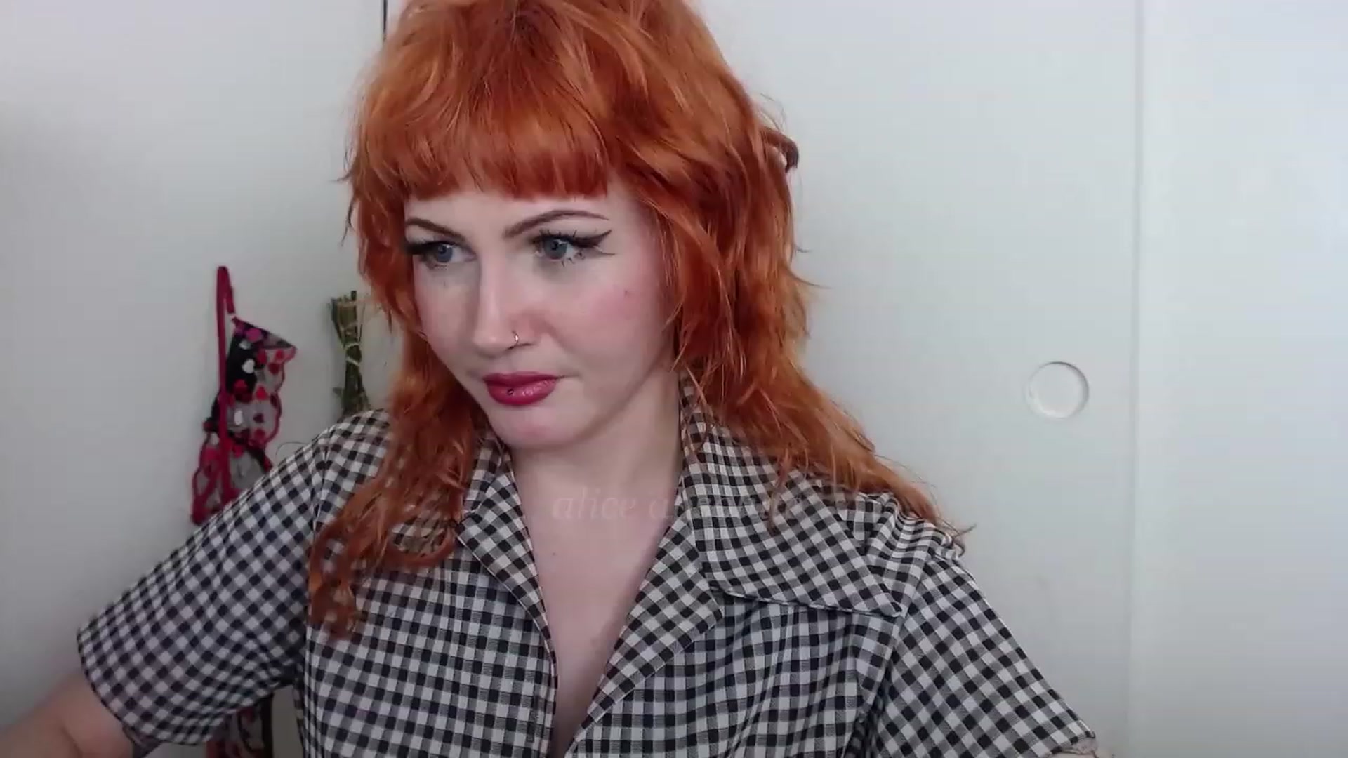 Gallery image thumbnail from aliceabs0lute's myfreecams stream on, 03/05/2023, 23:16 image 18 of 20
