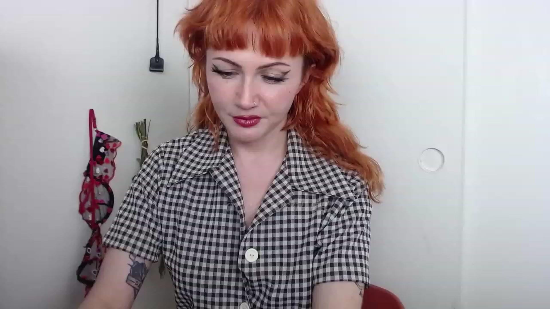 Gallery image thumbnail from aliceabs0lute's myfreecams stream on, 03/05/2023, 23:16 image 1 of 20
