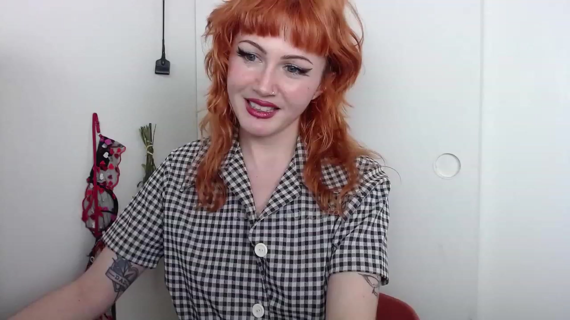 Gallery image thumbnail from aliceabs0lute's myfreecams stream on, 03/05/2023, 23:16 image 4 of 20