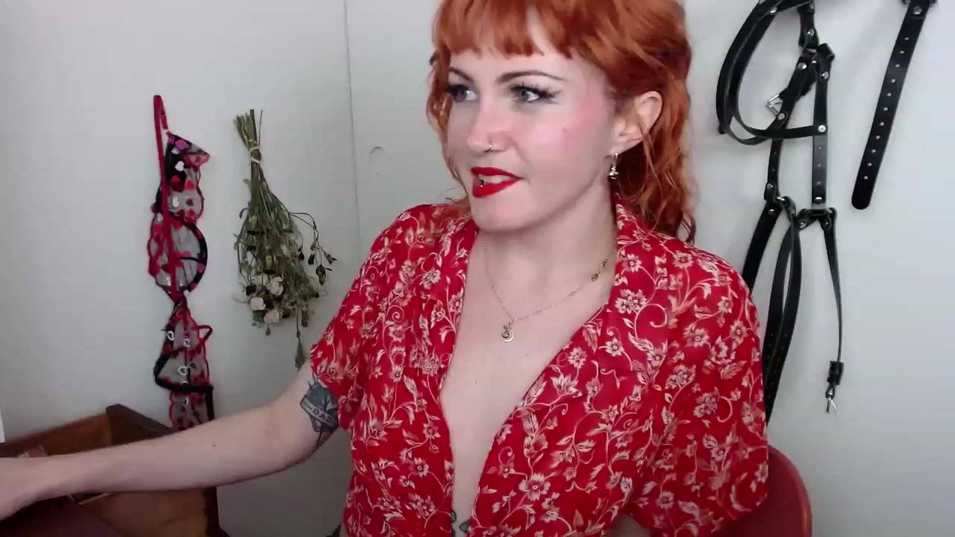 Gallery image thumbnail from aliceabs0lute's myfreecams stream on, 03/06/2023, 19:20 image 17 of 20