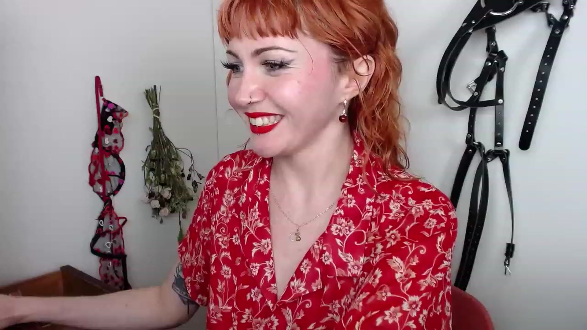 Gallery image thumbnail from aliceabs0lute's myfreecams stream on, 03/06/2023, 19:20 image 19 of 20