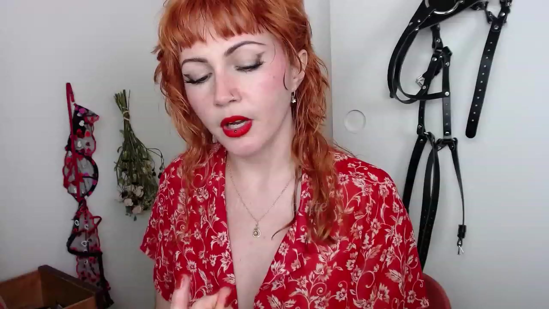 Gallery image thumbnail from aliceabs0lute's myfreecams stream on, 03/06/2023, 19:20 image 12 of 20