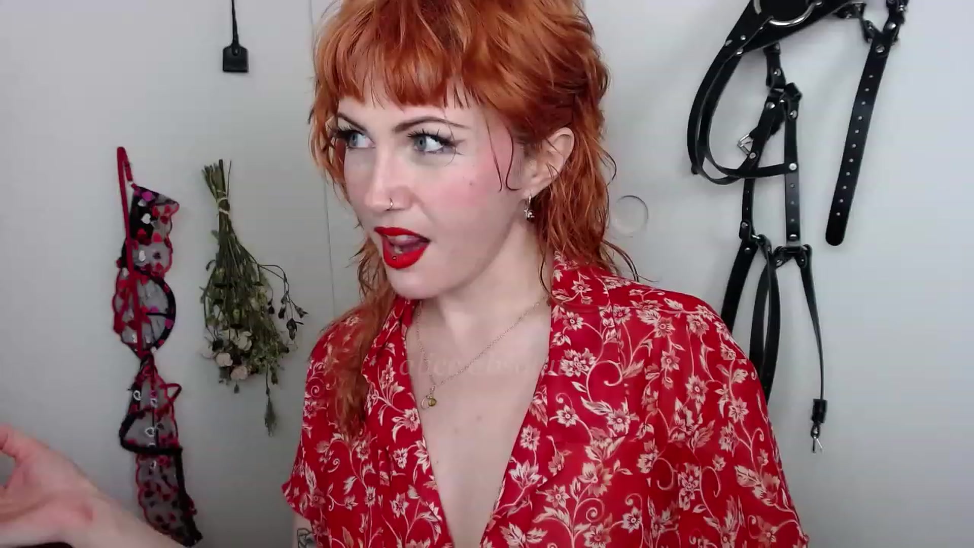 Gallery image thumbnail from aliceabs0lute's myfreecams stream on, 03/06/2023, 19:20 image 2 of 20
