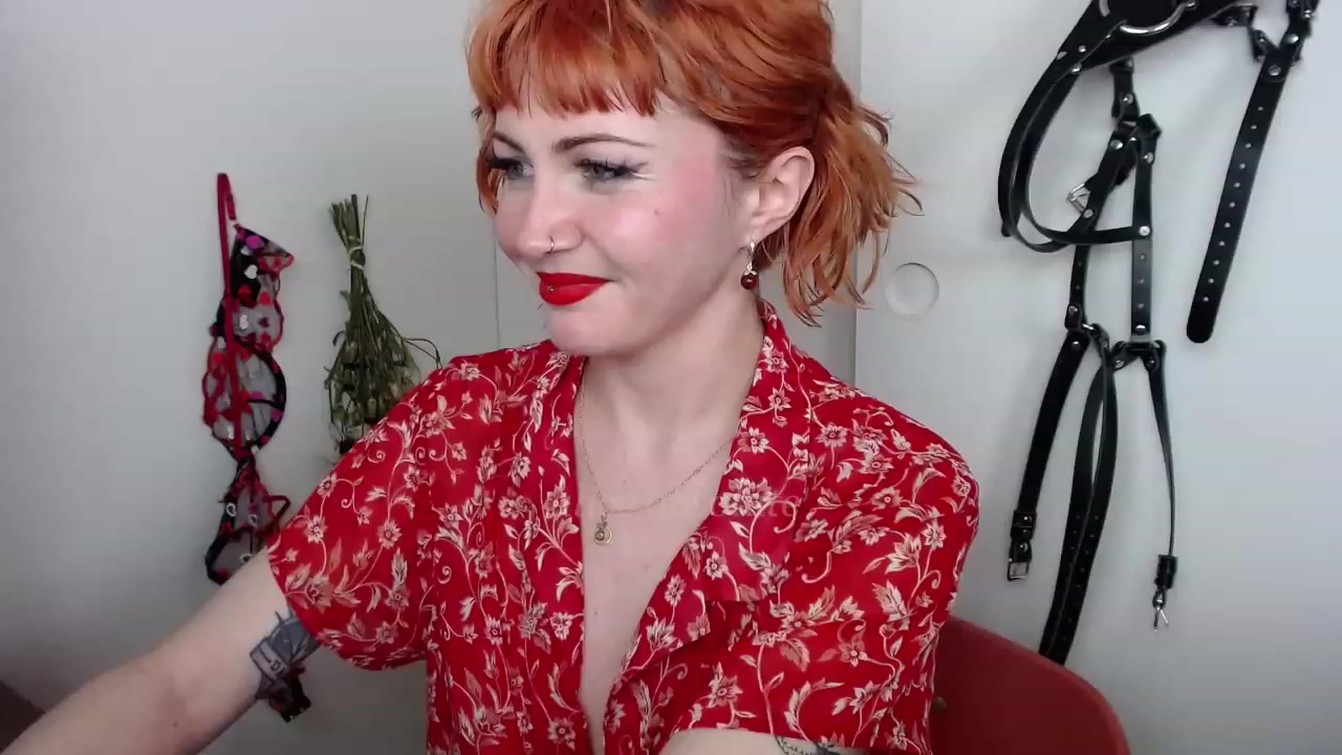 Gallery image thumbnail from aliceabs0lute's myfreecams stream on, 03/06/2023, 19:32 image 11 of 20