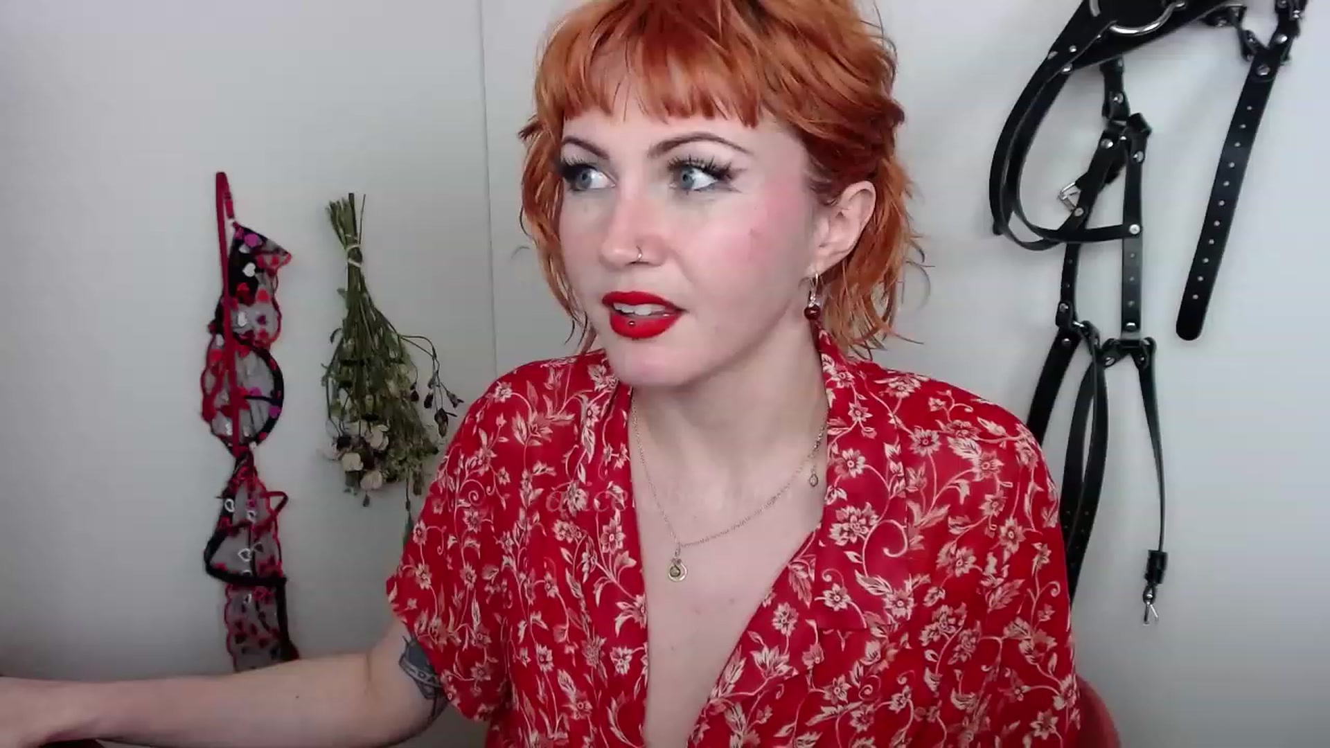 Gallery image thumbnail from aliceabs0lute's myfreecams stream on, 03/06/2023, 19:32 image 9 of 20