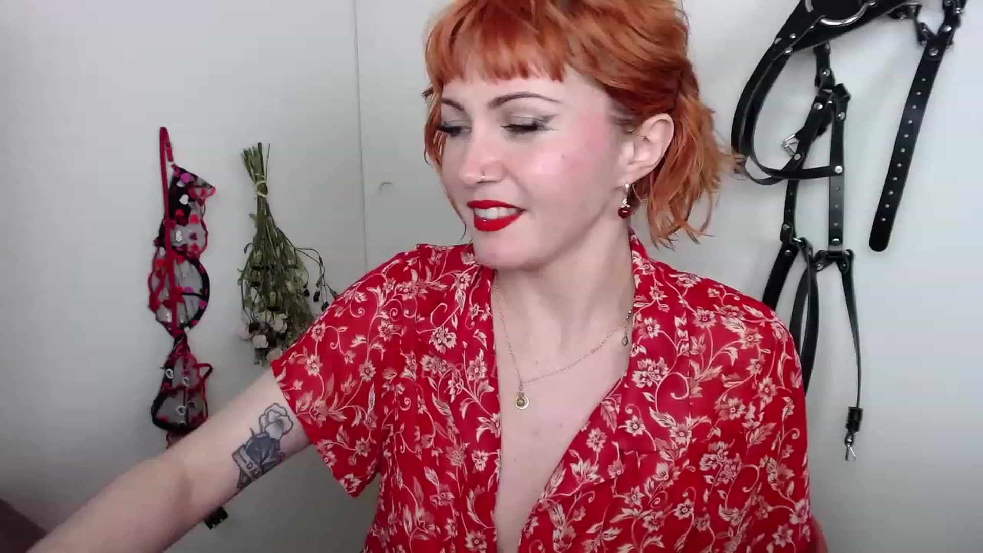 Gallery image thumbnail from aliceabs0lute's myfreecams stream on, 03/06/2023, 19:32 image 7 of 20