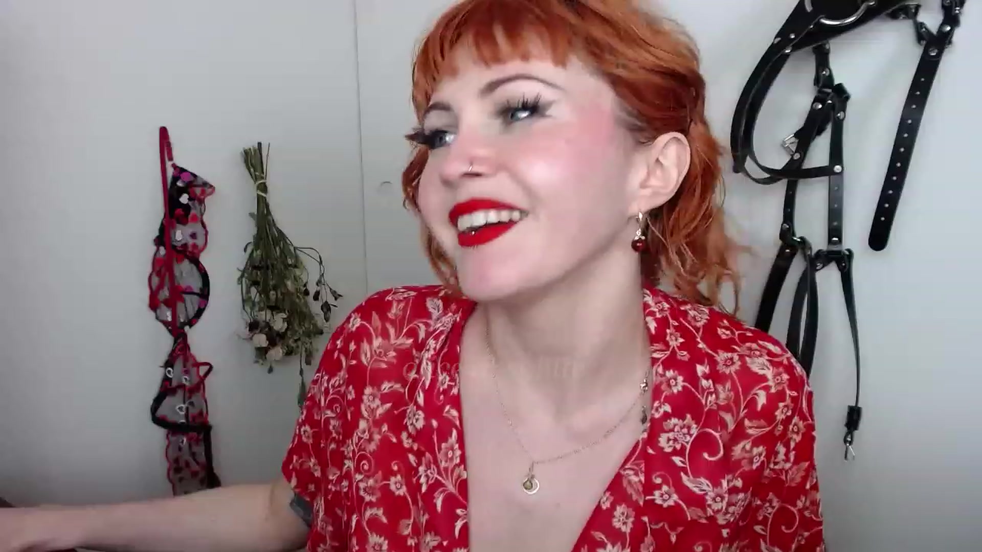 Gallery image thumbnail from aliceabs0lute's myfreecams stream on, 03/06/2023, 19:32 image 17 of 20