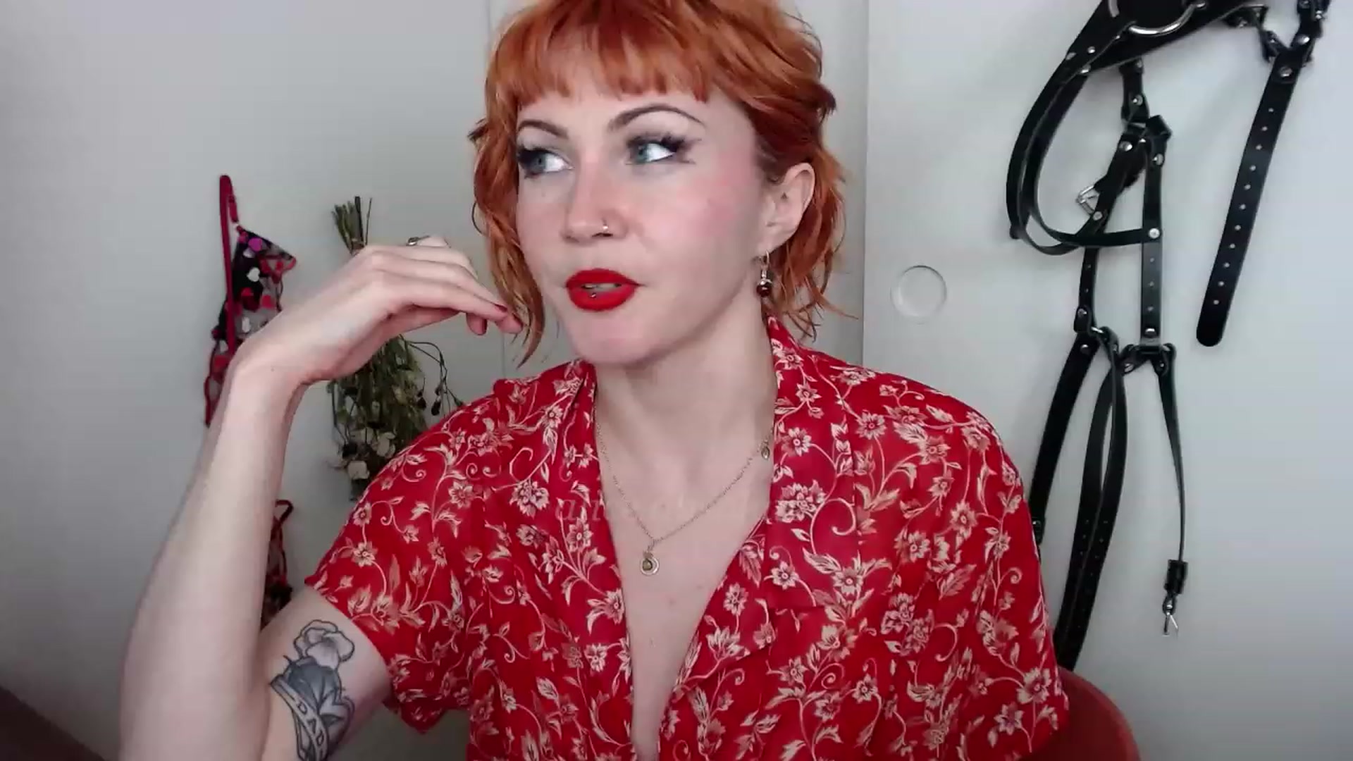 Gallery image thumbnail from aliceabs0lute's myfreecams stream on, 03/06/2023, 19:32 image 6 of 20