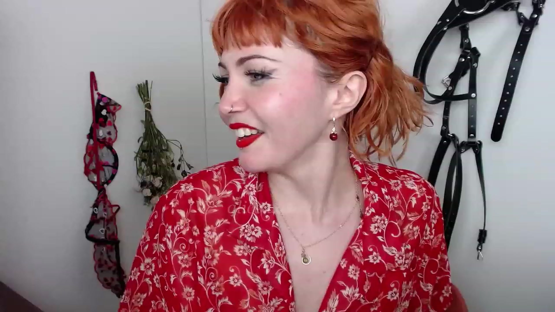 Gallery image thumbnail from aliceabs0lute's myfreecams stream on, 03/06/2023, 19:32 image 15 of 20