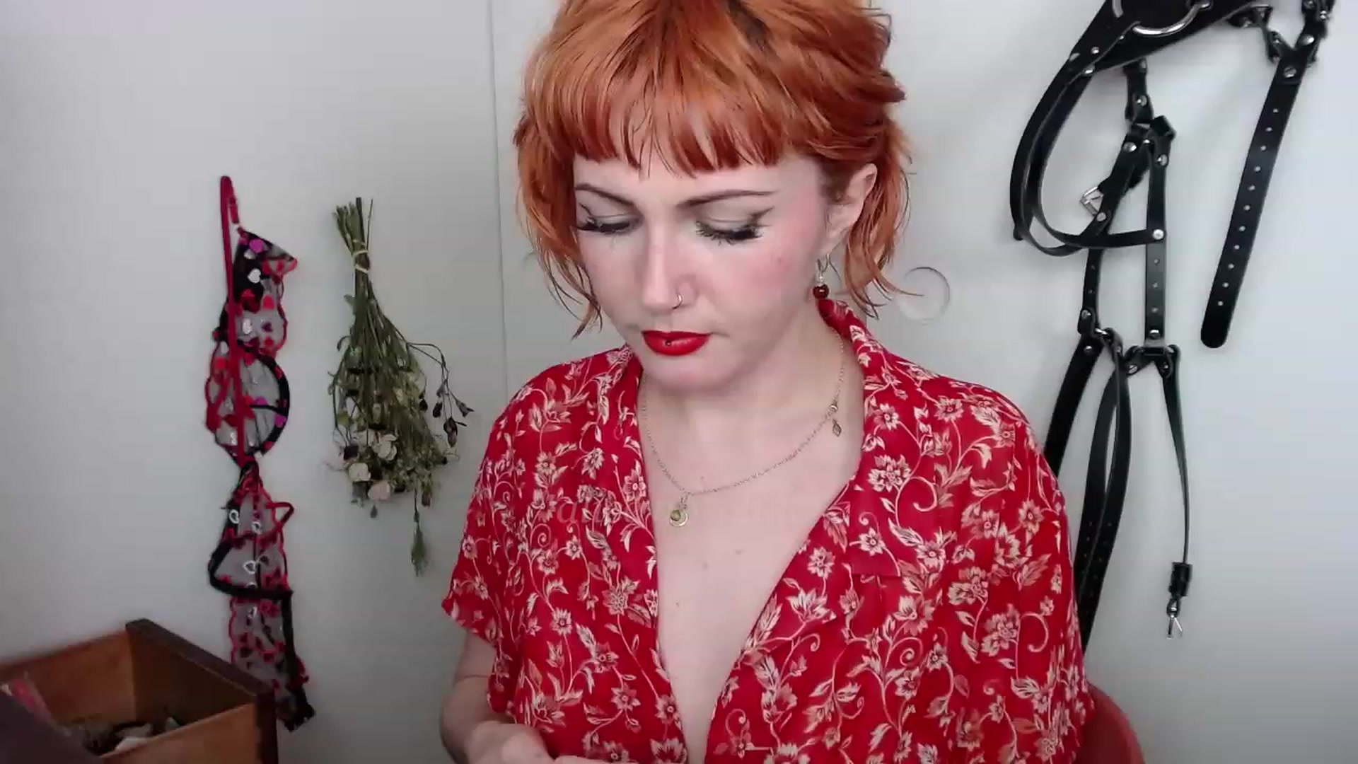 Gallery image thumbnail from aliceabs0lute's myfreecams stream on, 03/06/2023, 19:32 image 1 of 20