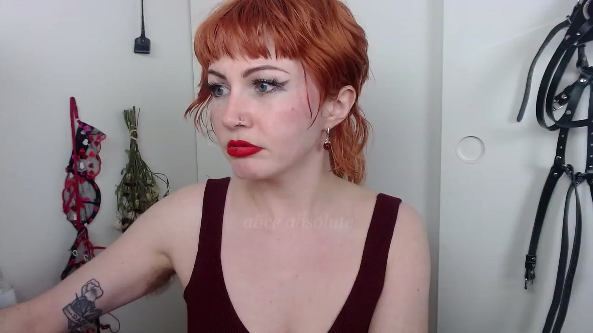 Gallery image thumbnail from aliceabs0lute's myfreecams stream on, 03/09/2023, 04:42 image 8 of 20