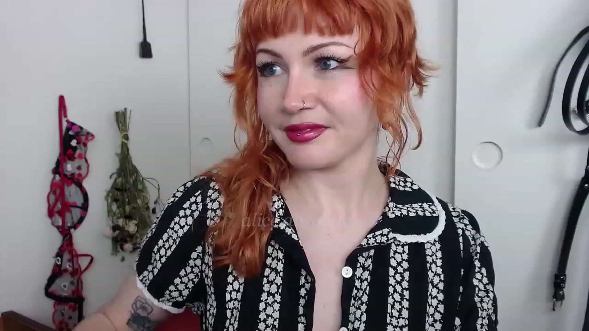 Gallery image thumbnail from aliceabs0lute's myfreecams stream on, 03/14/2023, 21:23 image 1 of 20