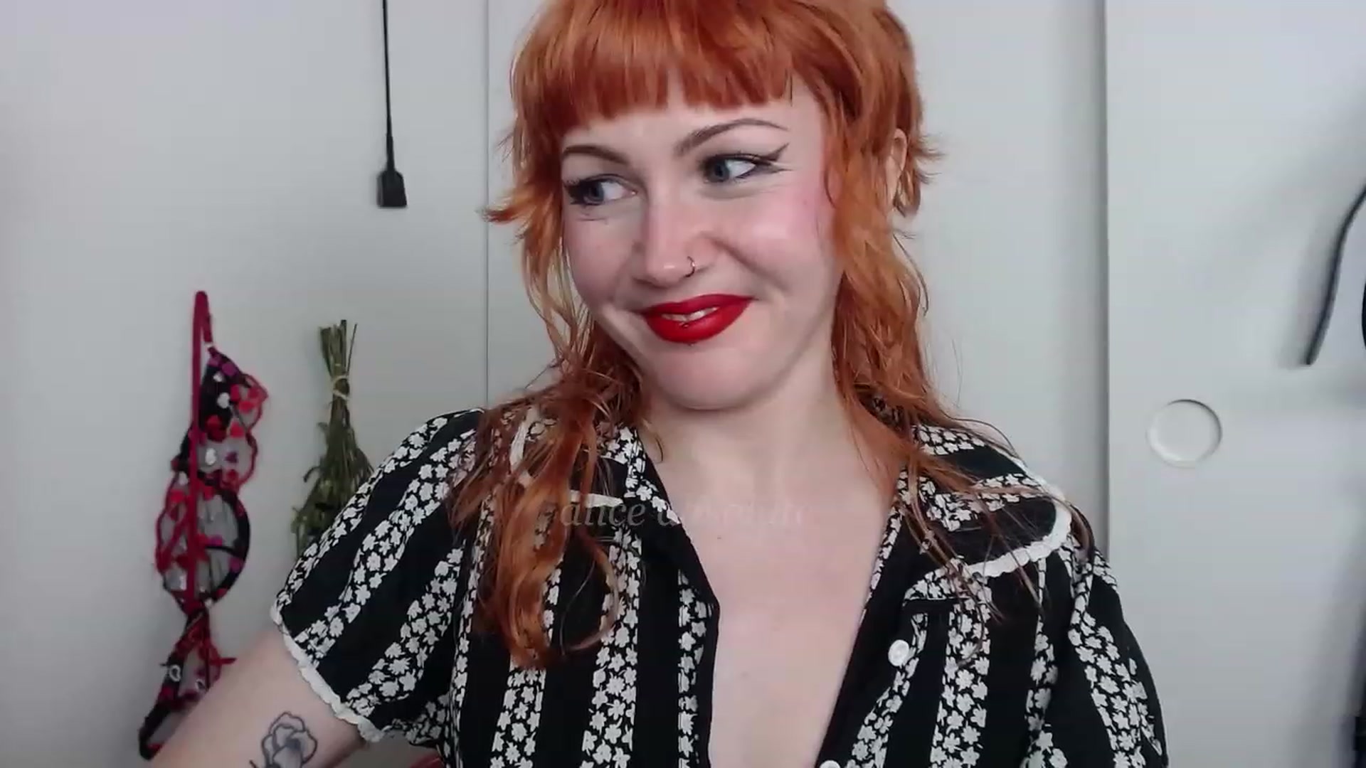 Gallery image thumbnail from aliceabs0lute's myfreecams stream on, 03/14/2023, 21:23 image 19 of 20