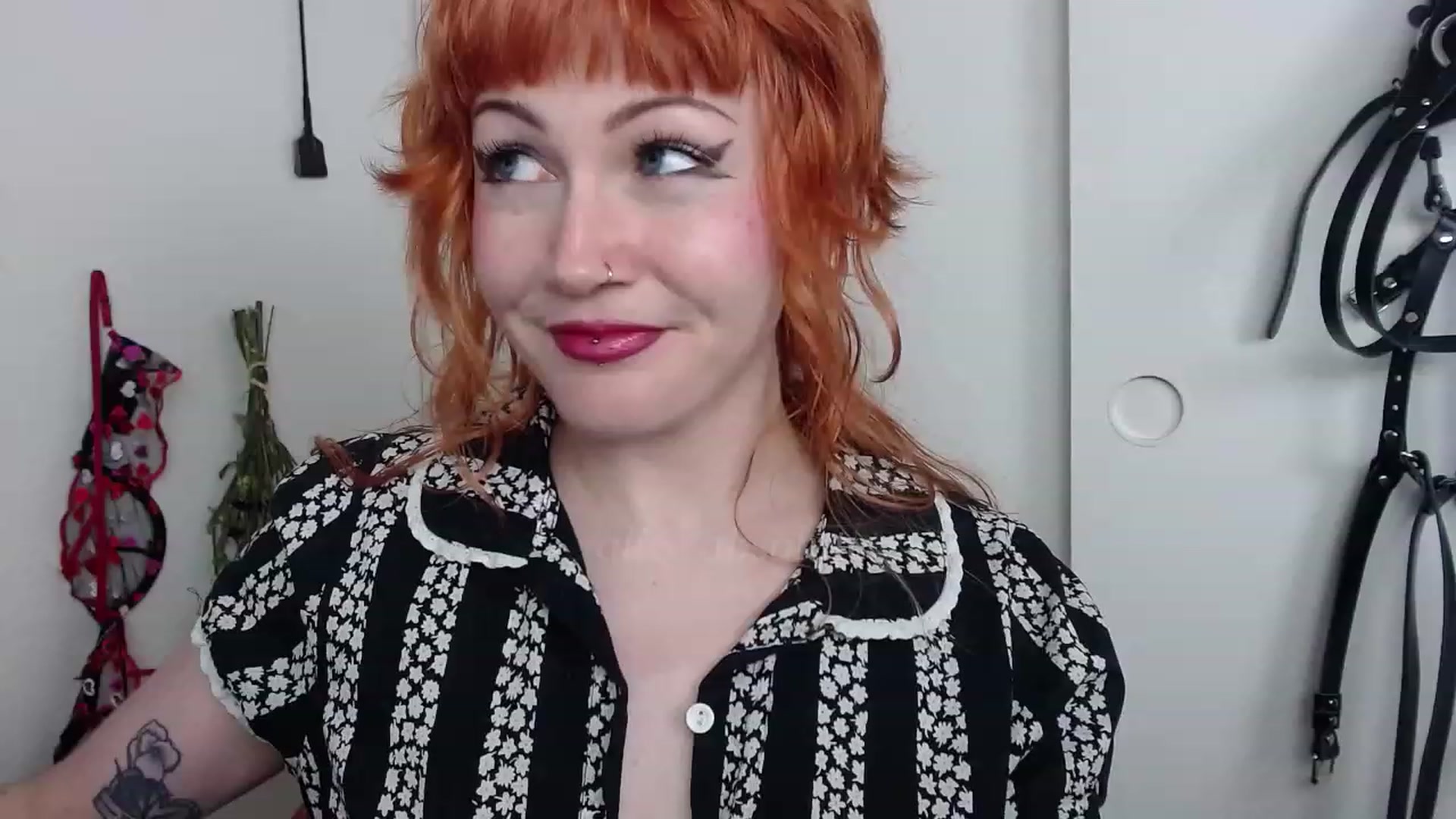 Gallery image thumbnail from aliceabs0lute's myfreecams stream on, 03/14/2023, 21:23 image 3 of 20
