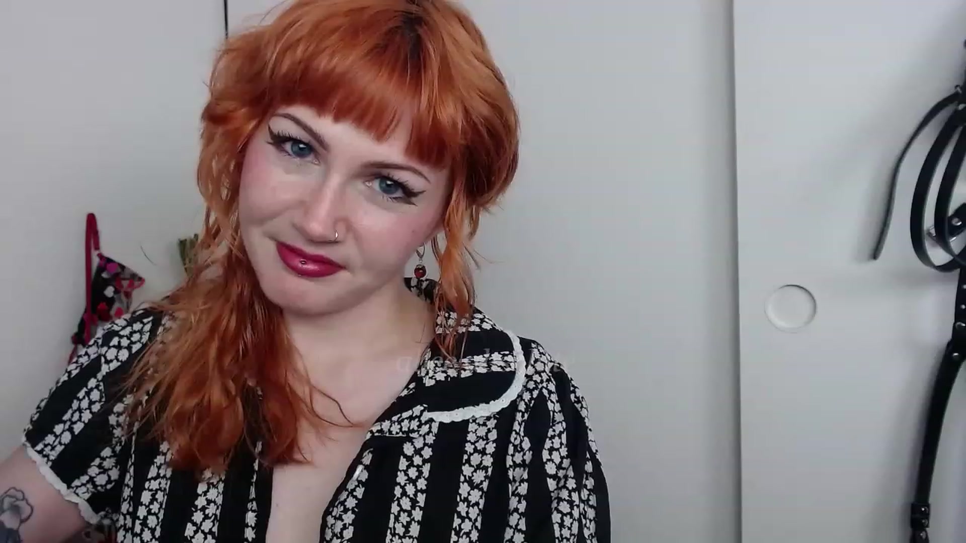 Gallery image thumbnail from aliceabs0lute's myfreecams stream on, 03/14/2023, 21:23 image 11 of 20