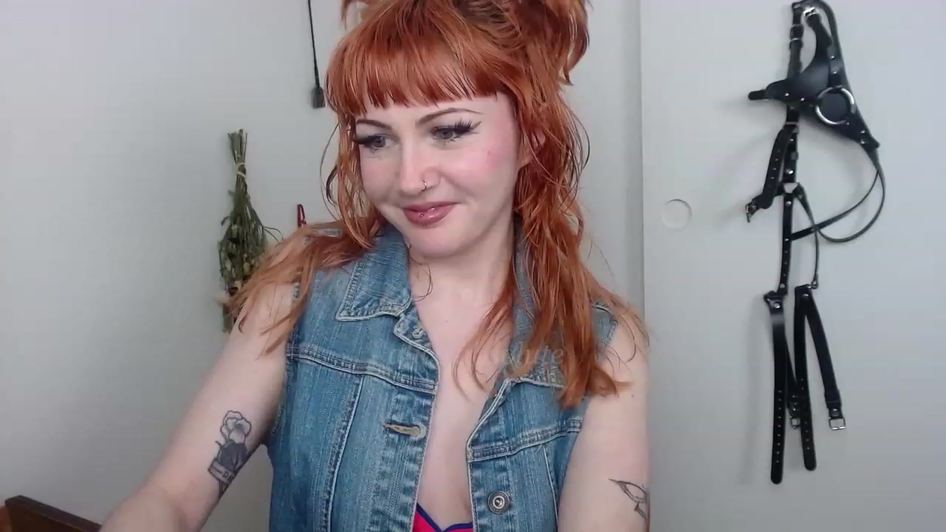 Gallery image thumbnail from aliceabs0lute's myfreecams stream on, 03/21/2023, 20:35 image 13 of 20