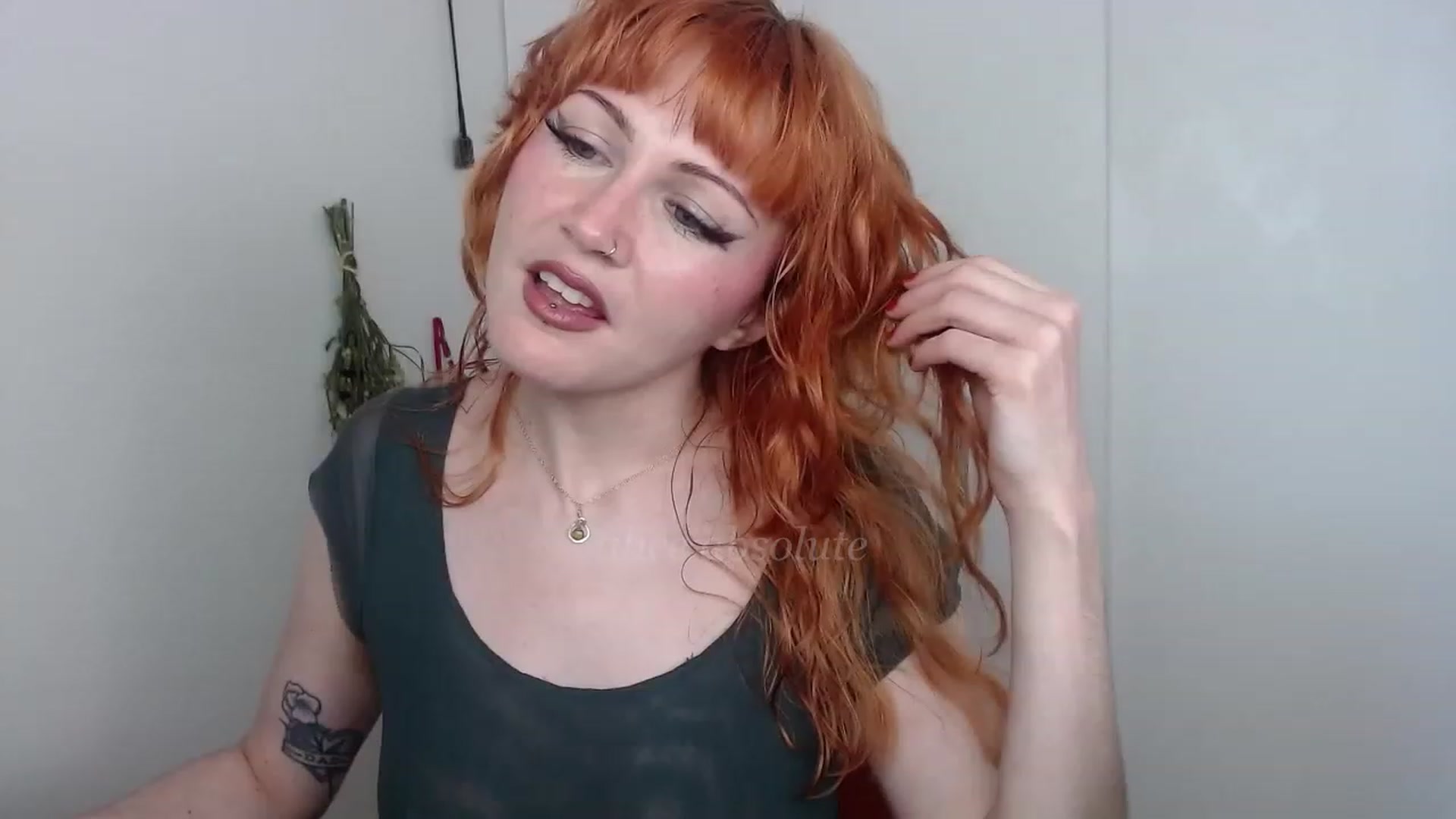 Gallery image thumbnail from aliceabs0lute's myfreecams stream on, 03/22/2023, 22:11 image 1 of 20