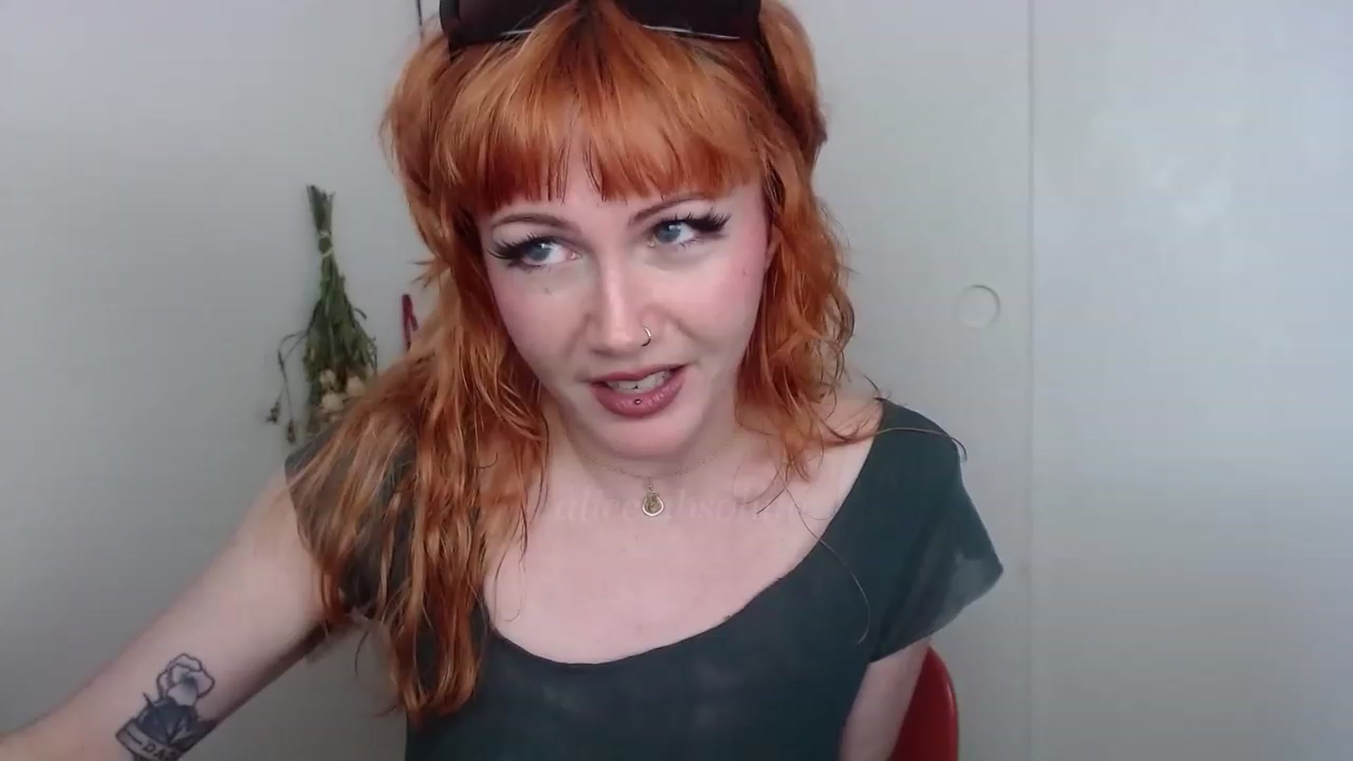 Gallery image thumbnail from aliceabs0lute's myfreecams stream on, 03/22/2023, 22:11 image 19 of 20