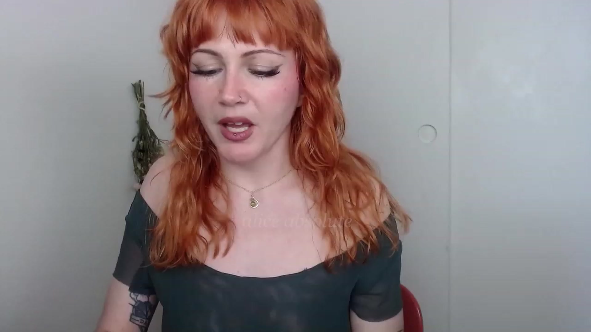 Gallery image thumbnail from aliceabs0lute's myfreecams stream on, 03/22/2023, 22:11 image 8 of 20