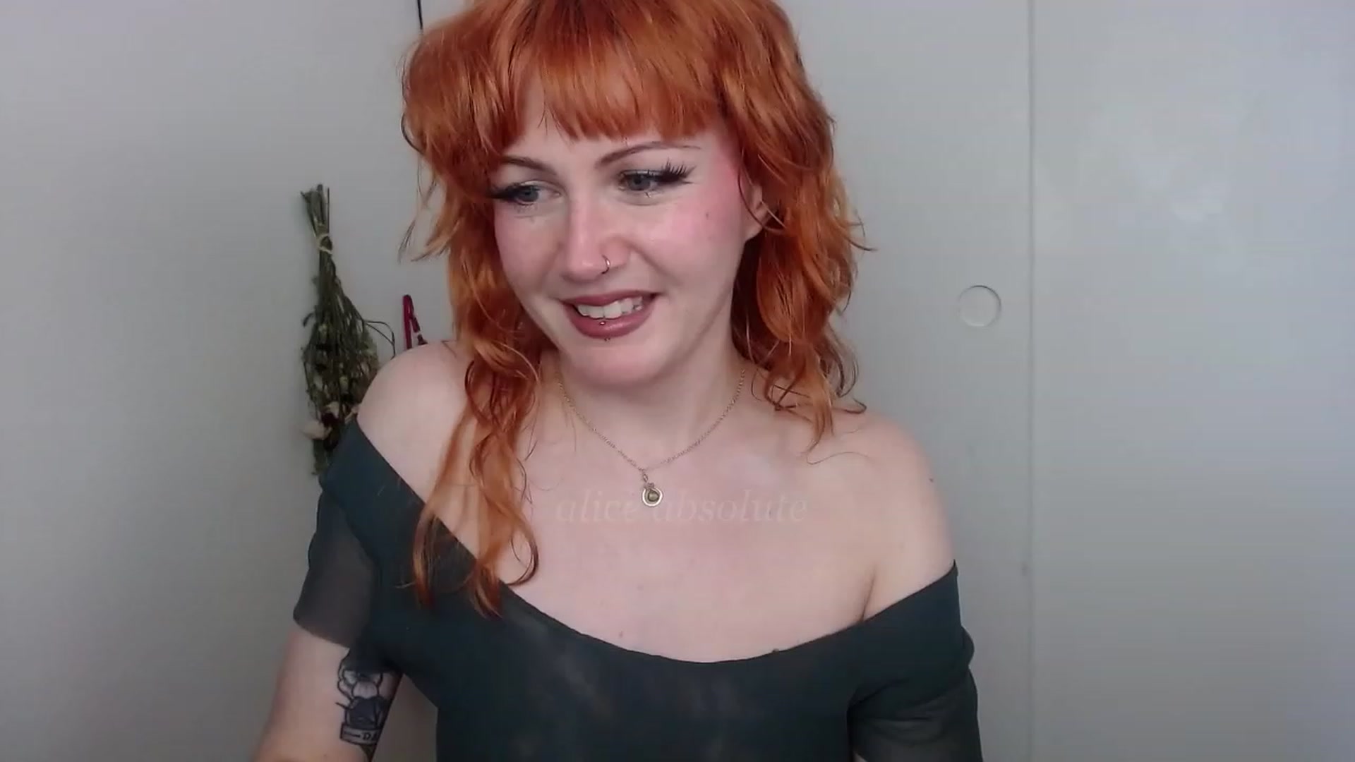 Gallery image thumbnail from aliceabs0lute's myfreecams stream on, 03/22/2023, 22:11 image 5 of 20