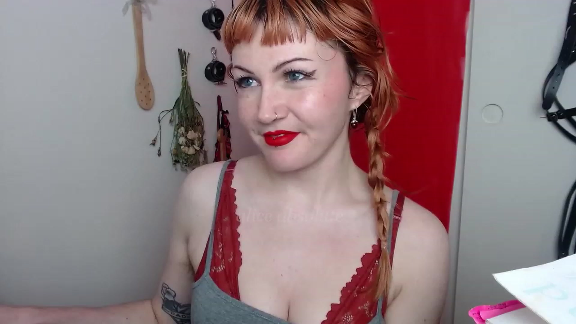 Gallery image thumbnail from aliceabs0lute's myfreecams stream on, 04/20/2023, 19:56 image 13 of 20