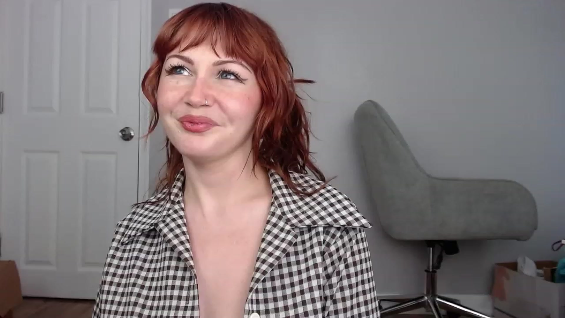 Gallery image thumbnail from aliceabs0lute's myfreecams stream on, 06/19/2023, 19:46 image 15 of 20