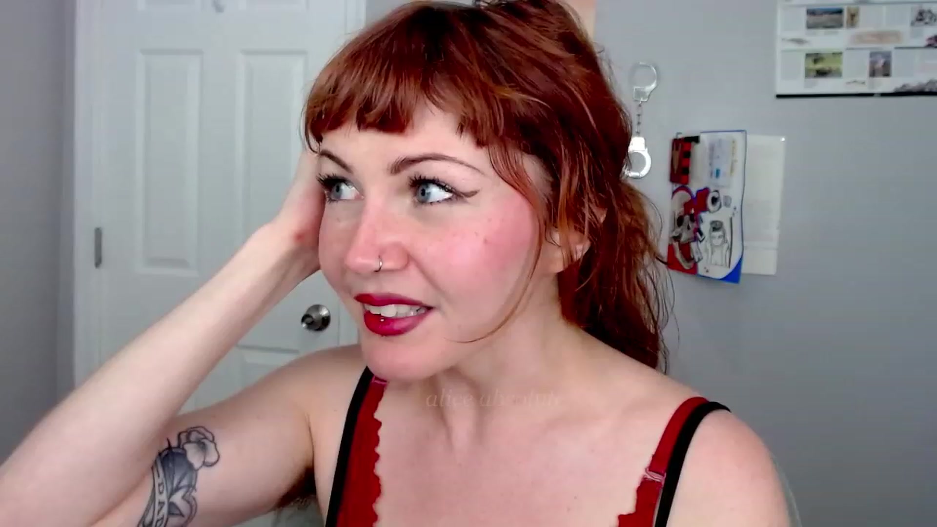 Gallery image thumbnail from aliceabs0lute's myfreecams stream on, 07/19/2023, 19:21 image 4 of 20