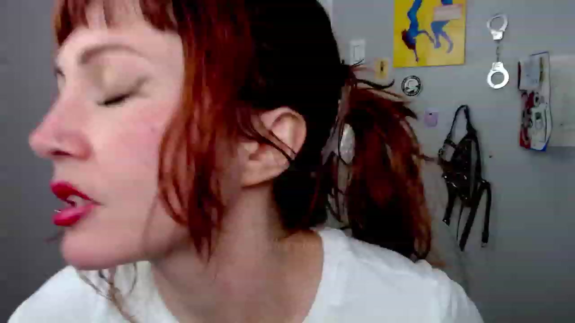 Gallery image thumbnail from aliceabs0lute's myfreecams stream on, 08/03/2023, 18:07 image 9 of 20