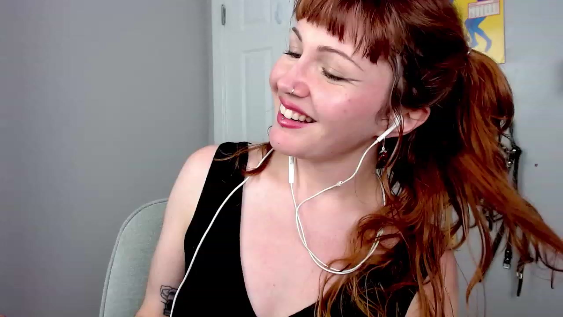 Gallery image thumbnail from aliceabs0lute's myfreecams stream on, 08/07/2023, 20:02 image 17 of 20