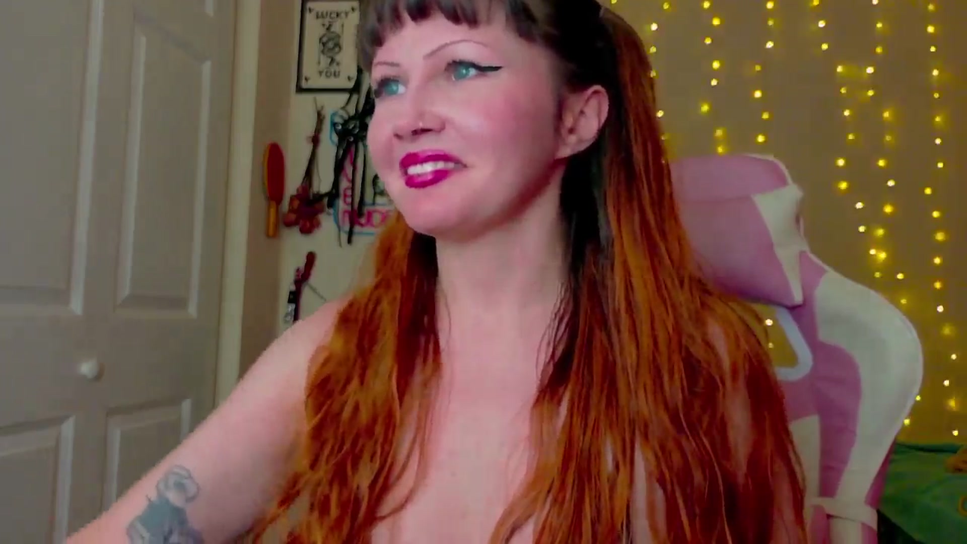 Gallery image thumbnail from aliceabs0lute's myfreecams stream on, 08/16/2025, 01:14 image 20 of 20