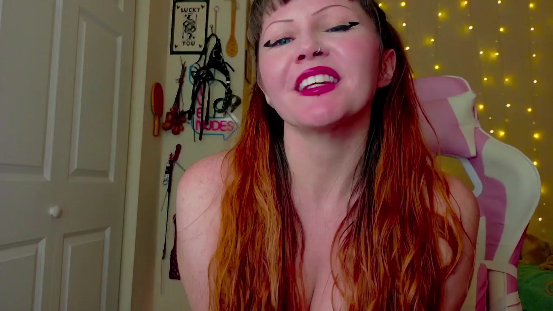 Gallery image thumbnail from aliceabs0lute's myfreecams stream on, 08/16/2025, 01:14 image 12 of 20