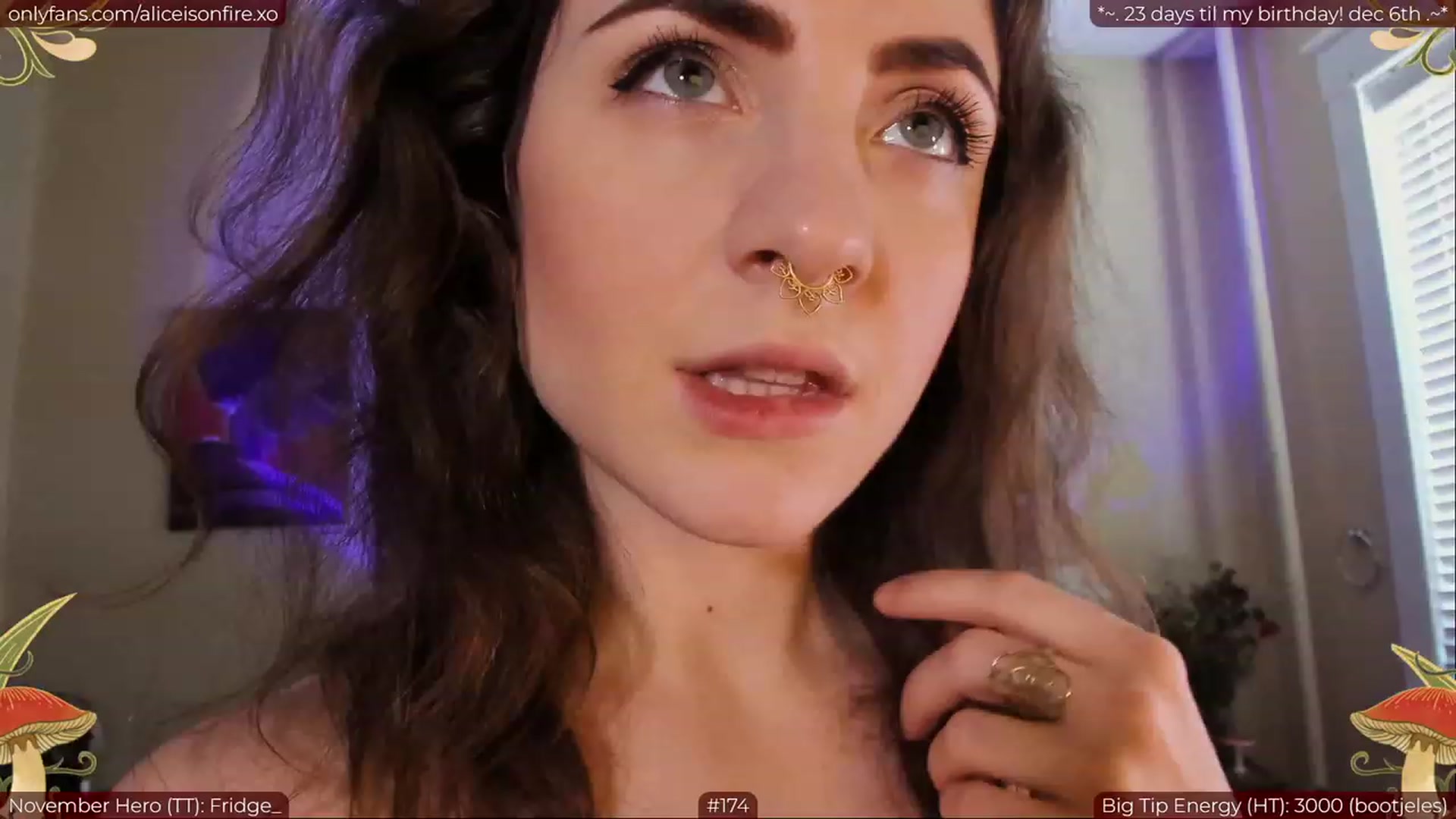 Gallery image thumbnail from aliceisonfire's myfreecams stream on, 11/14/2022, 20:15 image 5 of 20