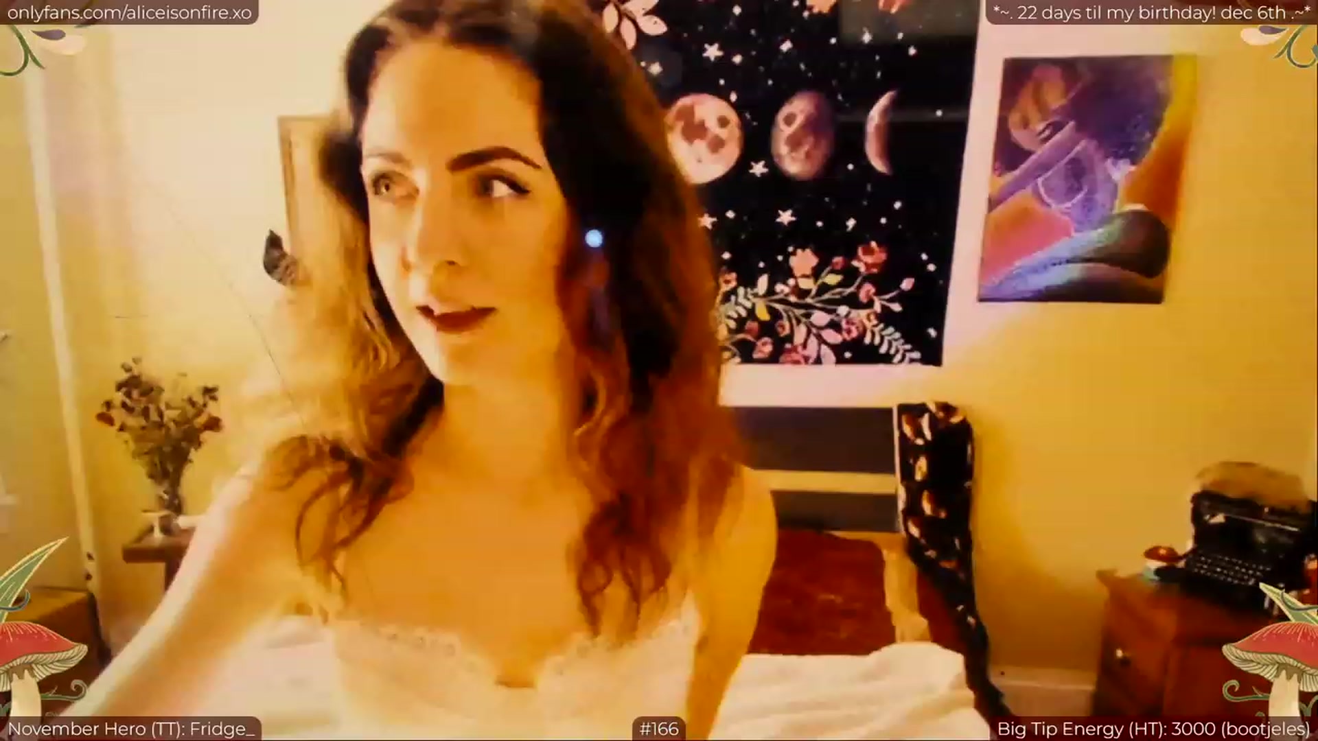 Gallery image thumbnail from aliceisonfire's myfreecams stream on, 11/15/2022, 24:16 image 7 of 20