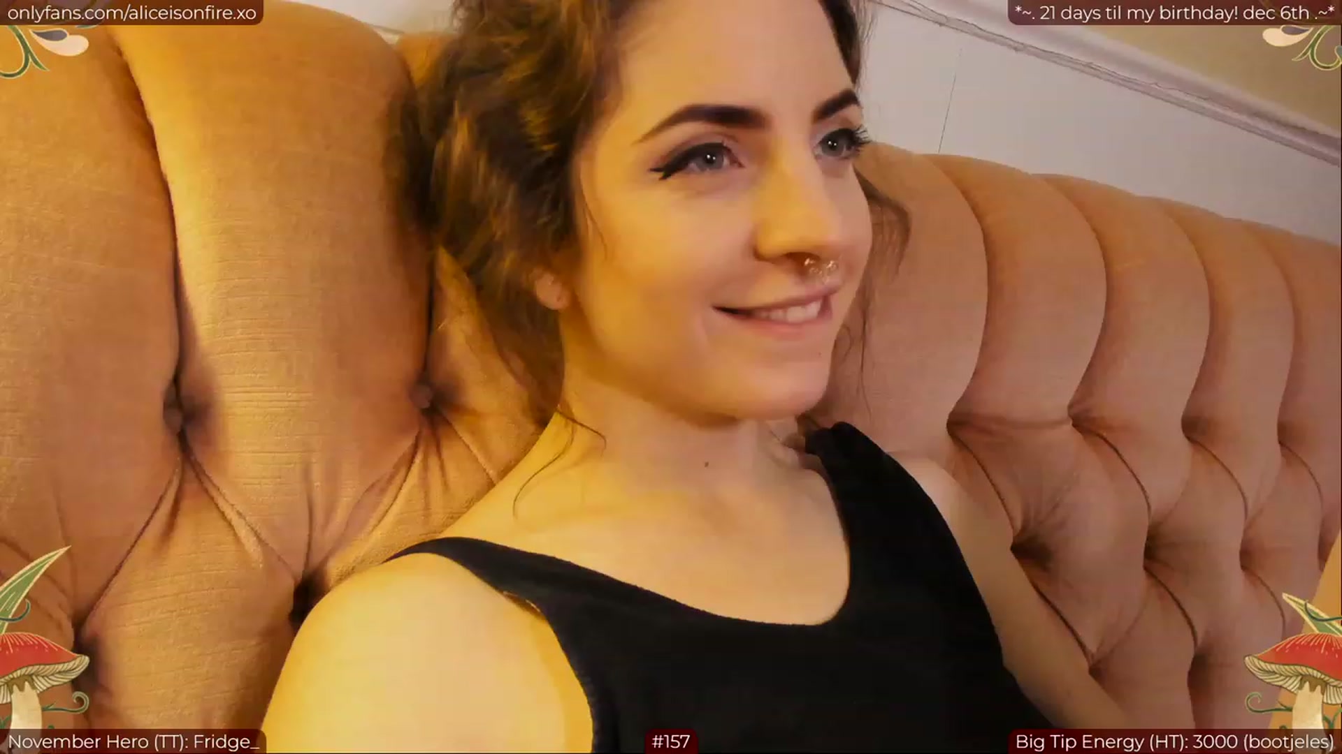 Gallery image thumbnail from aliceisonfire's myfreecams stream on, 11/16/2022, 09:42 image 14 of 20