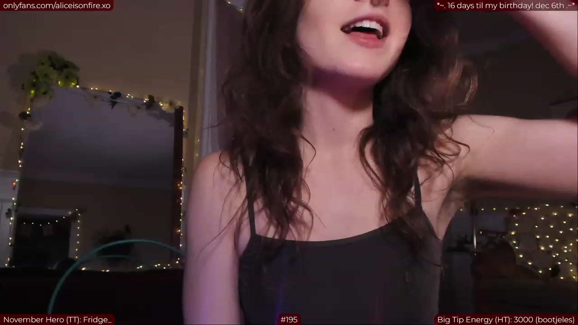 Gallery image thumbnail from aliceisonfire's myfreecams stream on, 11/21/2022, 08:51 image 5 of 20
