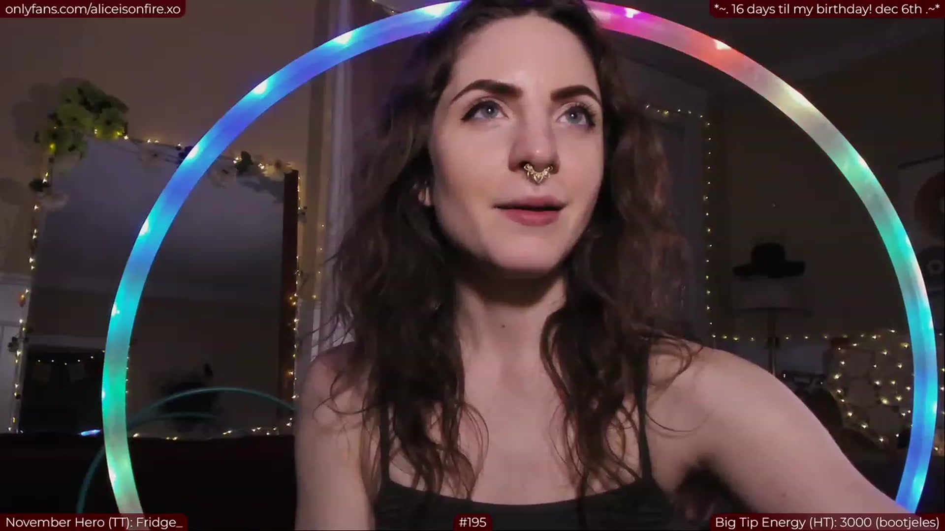 Gallery image thumbnail from aliceisonfire's myfreecams stream on, 11/21/2022, 08:51 image 3 of 20