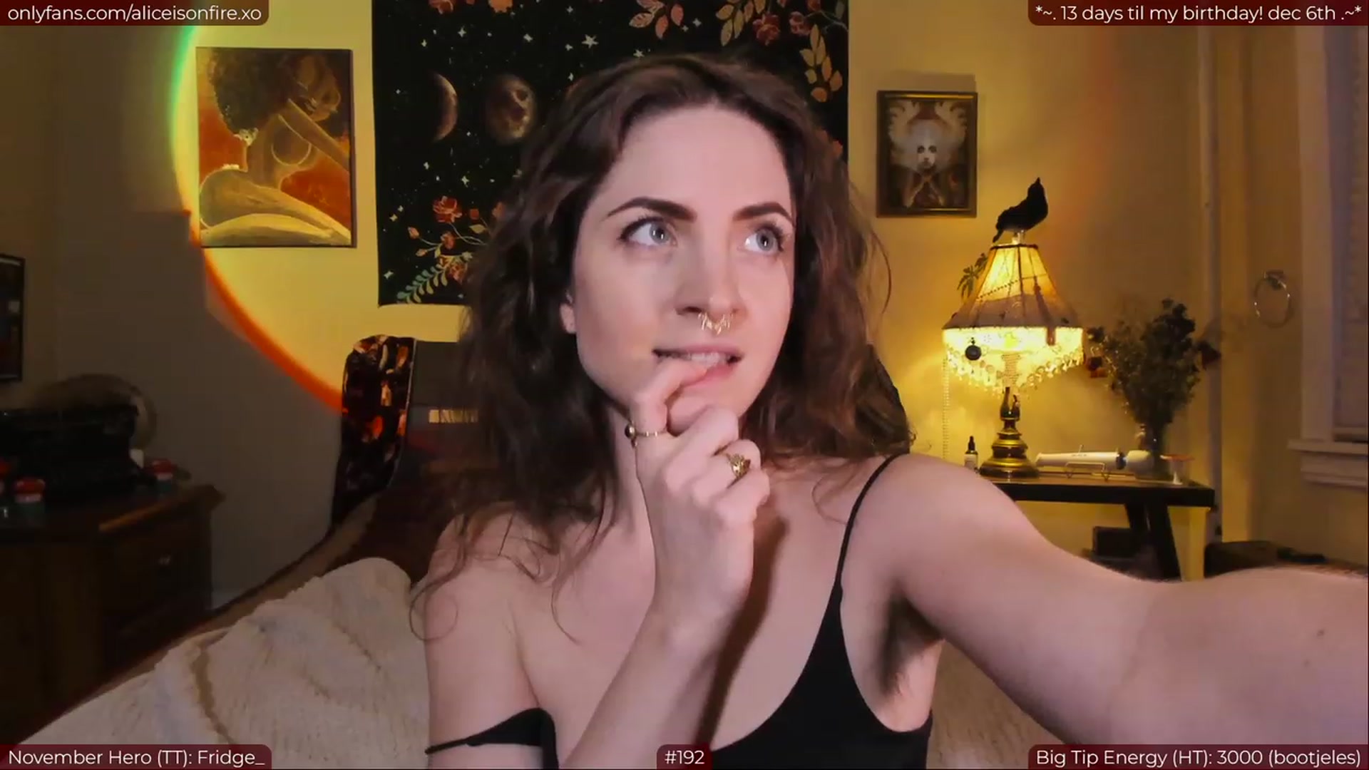Gallery image thumbnail from aliceisonfire's myfreecams stream on, 11/24/2022, 07:19 image 12 of 20