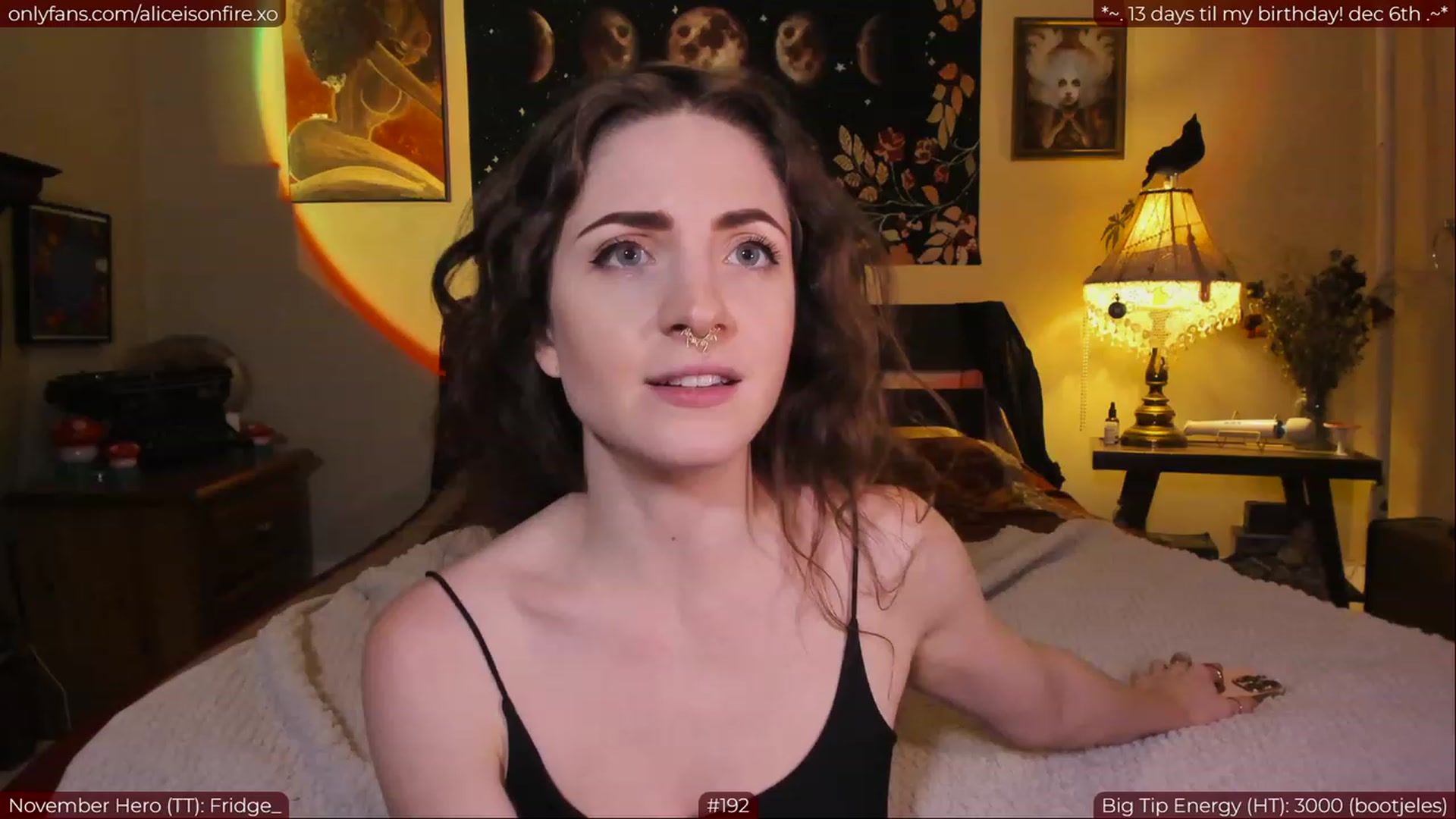 Gallery image thumbnail from aliceisonfire's myfreecams stream on, 11/24/2022, 07:19 image 13 of 20