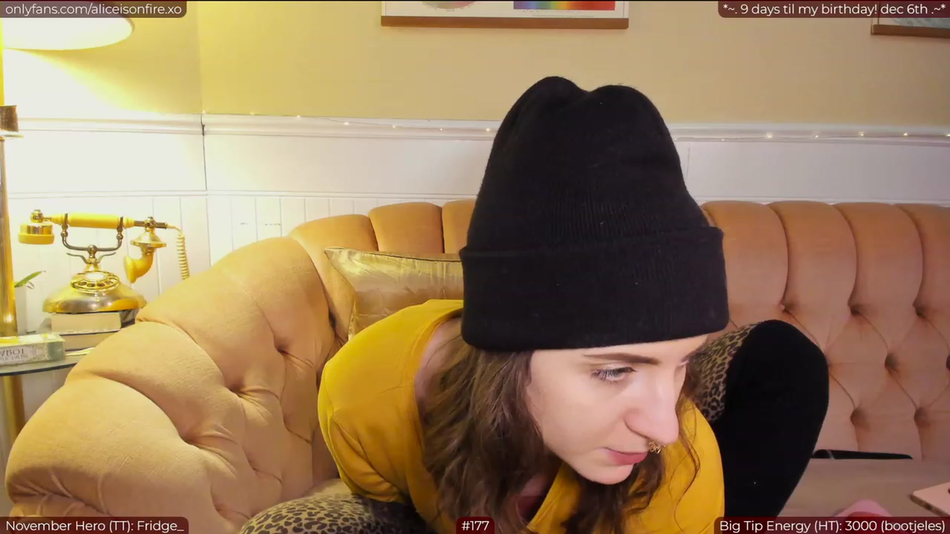 Gallery image thumbnail from aliceisonfire's myfreecams stream on, 11/28/2022, 08:53 image 6 of 20