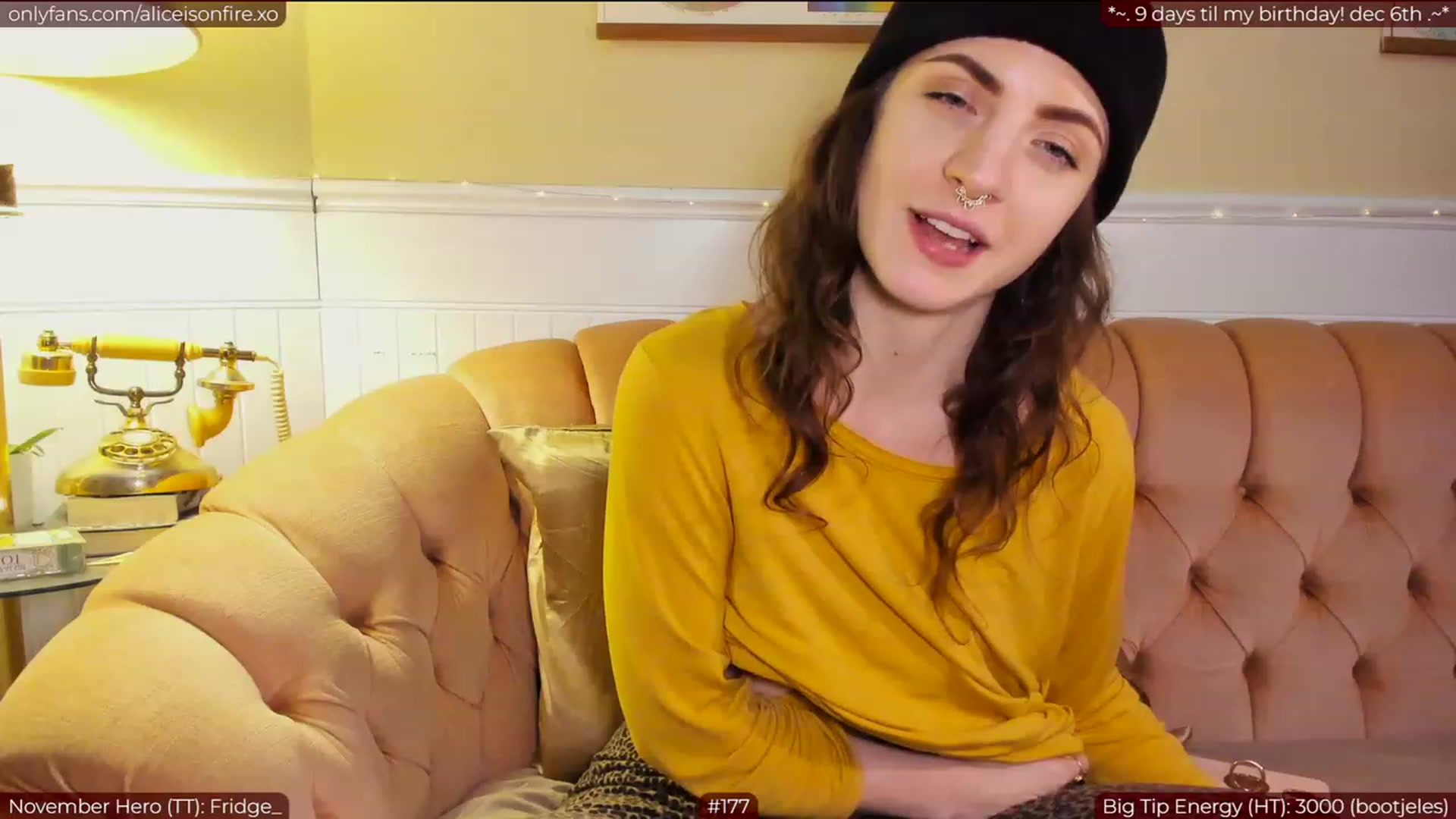 Gallery image thumbnail from aliceisonfire's myfreecams stream on, 11/28/2022, 08:53 image 4 of 20