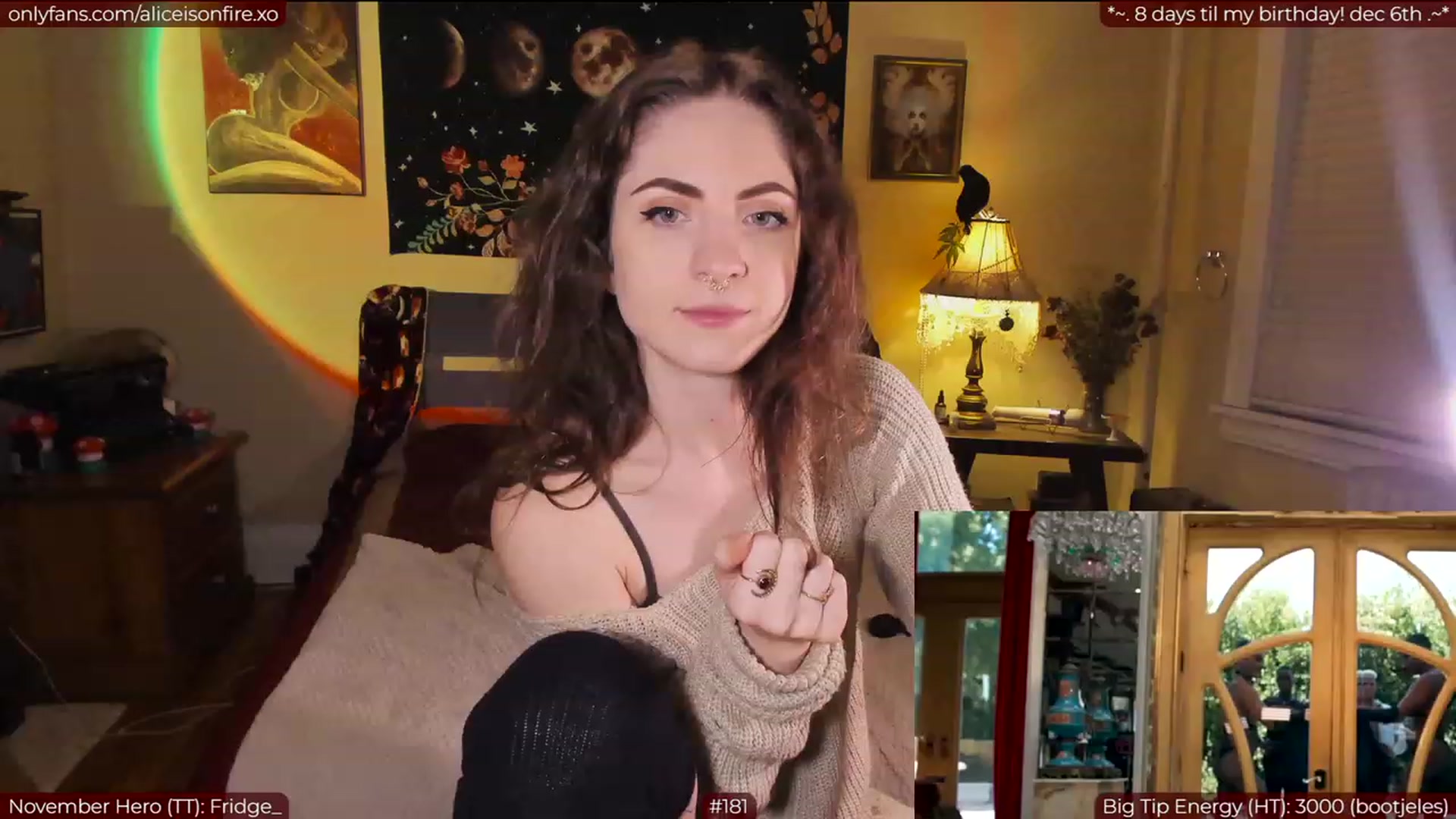 Gallery image thumbnail from aliceisonfire's myfreecams stream on, 11/29/2022, 06:21 image 8 of 20