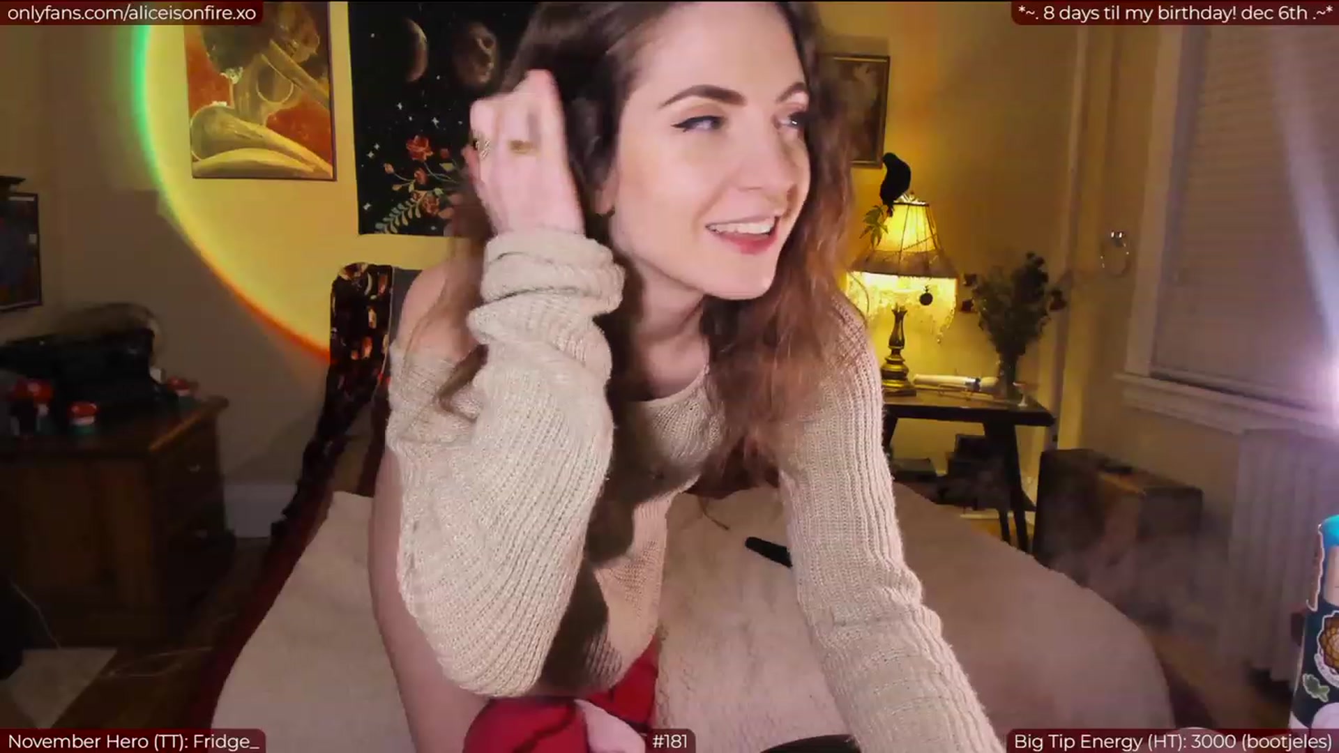 Gallery image thumbnail from aliceisonfire's myfreecams stream on, 11/29/2022, 06:21 image 18 of 20