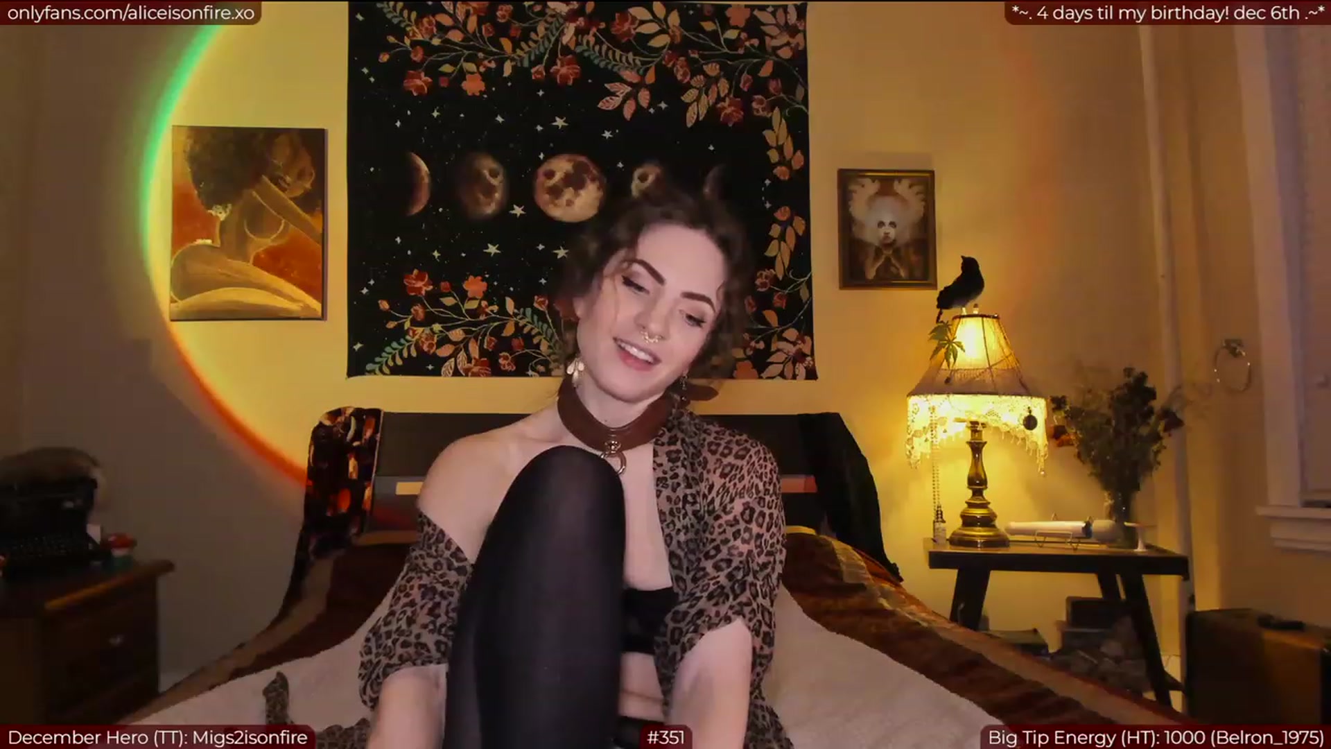 Gallery image thumbnail from aliceisonfire's myfreecams stream on, 12/03/2022, 08:56 image 8 of 20