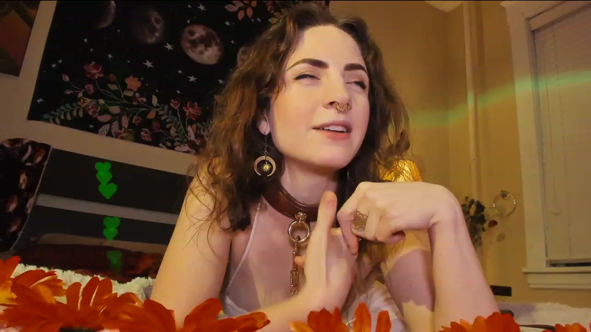 Gallery image thumbnail from aliceisonfire's myfreecams stream on, 12/05/2022, 06:38 image 14 of 20