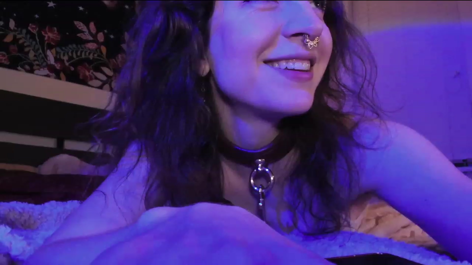 Gallery image thumbnail from aliceisonfire's myfreecams stream on, 12/05/2022, 06:38 image 13 of 20